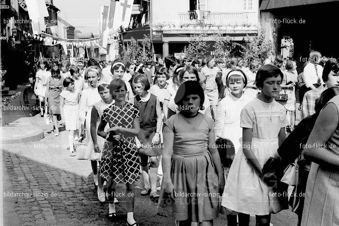 1967 Fronleichnamsprozession in Sinzig: FRSN-005913