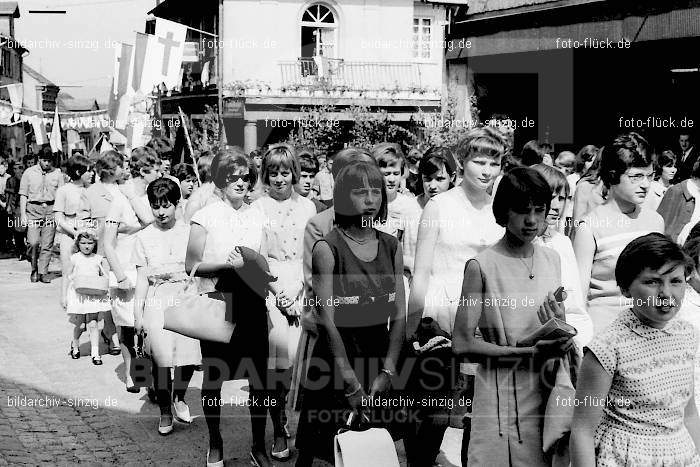 1967 Fronleichnamsprozession in Sinzig: FRSN-005915