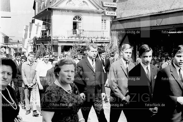 1967 Fronleichnamsprozession in Sinzig: FRSN-005919