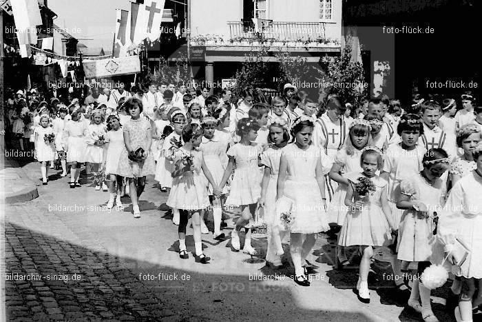 1967 Fronleichnamsprozession in Sinzig: FRSN-005925