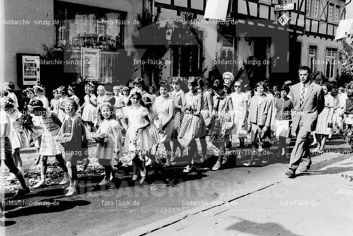 1967 Fronleichnamsprozession in Sinzig: FRSN-006005