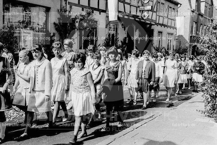 1967 Fronleichnamsprozession in Sinzig: FRSN-006006