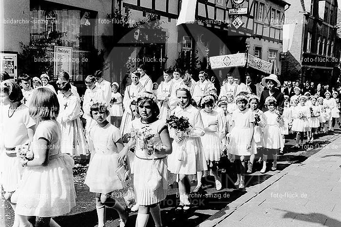 1967 Fronleichnamsprozession in Sinzig: FRSN-006023