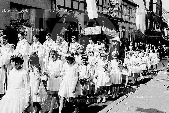 1967 Fronleichnamsprozession in Sinzig: FRSN-006024