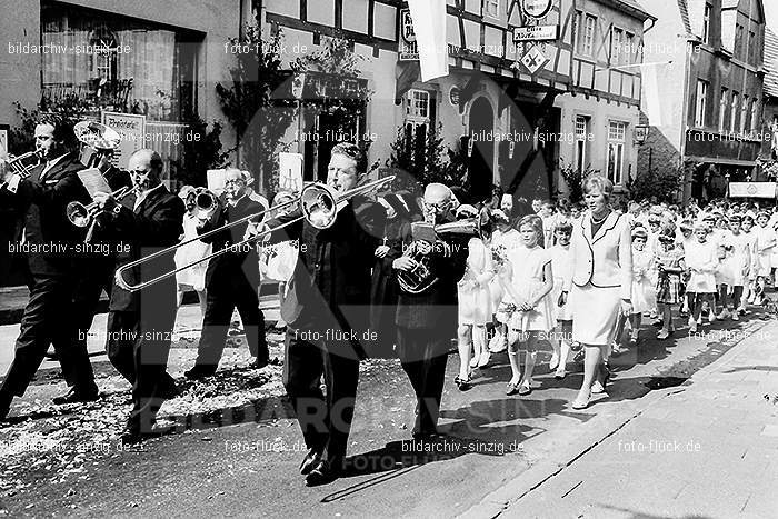 1967 Fronleichnamsprozession in Sinzig: FRSN-006031