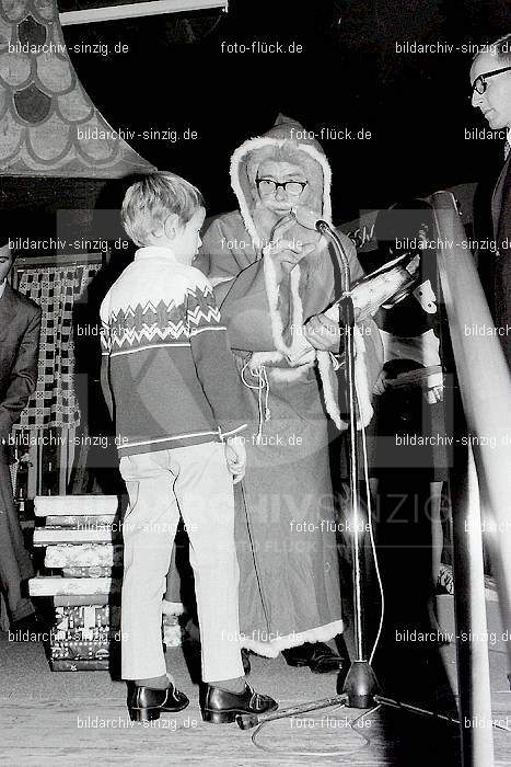 Weihnachtsfeier für die Kinder der Beschäftigten der Firma Agrob in Sinzig 1969: WHFRKNBSFRGRSN-006854