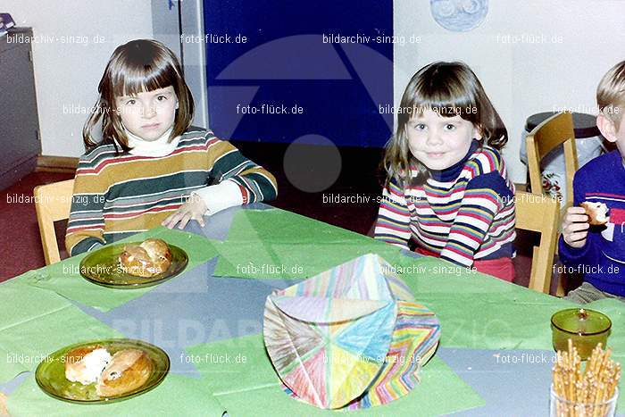 1979 St. Martin Feier im Kath. Kindergarten St. Peter Sinzig: STMRFRKTKNSTPTSN-007256