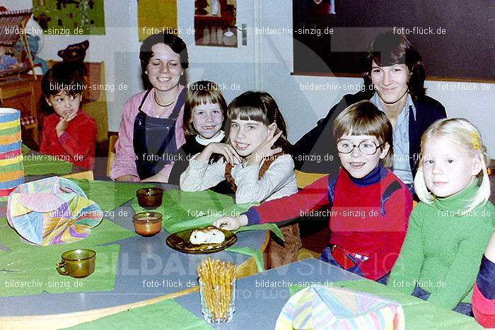 1979 St. Martin Feier im Kath. Kindergarten St. Peter Sinzig: STMRFRKTKNSTPTSN-007258