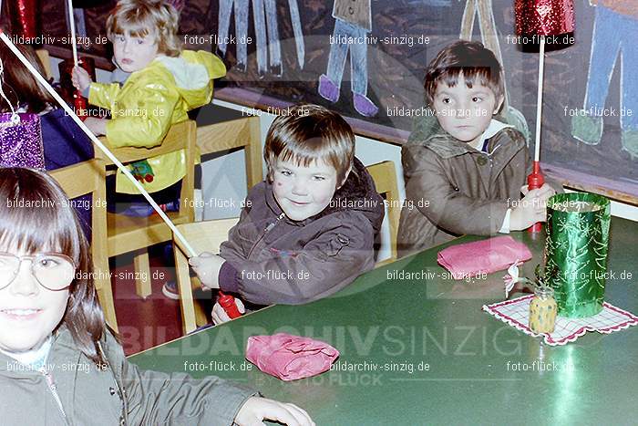 1979 St. Martin Feier im Kath. Kindergarten St. Peter Sinzig: STMRFRKTKNSTPTSN-007267