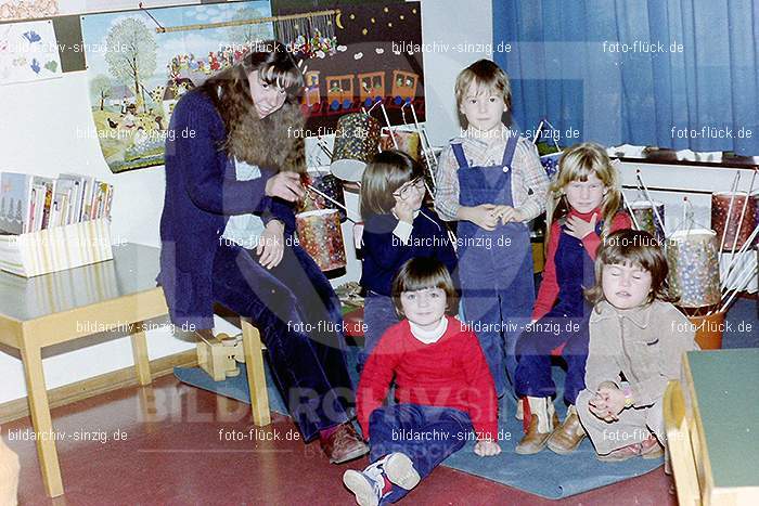 1979 St. Martin Feier im Kath. Kindergarten St. Peter Sinzig: STMRFRKTKNSTPTSN-007289