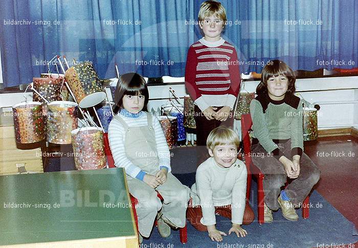 1979 St. Martin Feier im Kath. Kindergarten St. Peter Sinzig: STMRFRKTKNSTPTSN-007291