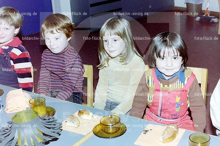 1979 St. Martin Feier im Kath. Kindergarten St. Peter Sinzig: STMRFRKTKNSTPTSN-007297