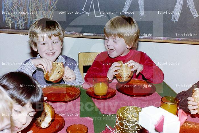 1979 St. Martin Feier im Kath. Kindergarten St. Peter Sinzig: STMRFRKTKNSTPTSN-007298