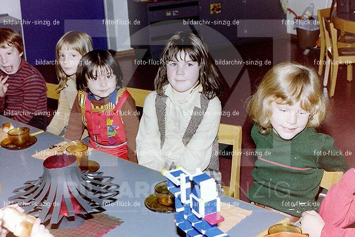 1979 St. Martin Feier im Kath. Kindergarten St. Peter Sinzig: STMRFRKTKNSTPTSN-007302