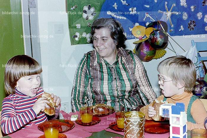 1979 St. Martin Feier im Kath. Kindergarten St. Peter Sinzig: STMRFRKTKNSTPTSN-007307