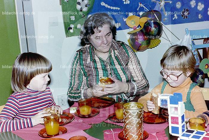 1979 St. Martin Feier im Kath. Kindergarten St. Peter Sinzig: STMRFRKTKNSTPTSN-007308