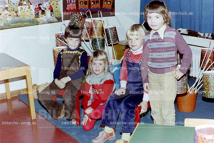 1979 St. Martin Feier im Kath. Kindergarten St. Peter Sinzig: STMRFRKTKNSTPTSN-007311
