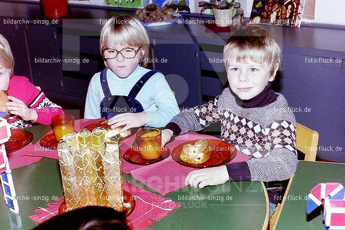 1979 St. Martin Feier im Kath. Kindergarten St. Peter Sinzig: STMRFRKTKNSTPTSN-007314