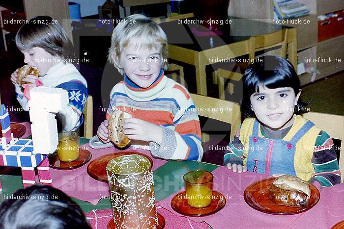 1979 St. Martin Feier im Kath. Kindergarten St. Peter Sinzig: STMRFRKTKNSTPTSN-007317