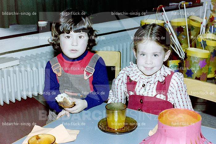 1979 St. Martin Feier im Kath. Kindergarten St. Peter Sinzig: STMRFRKTKNSTPTSN-007318