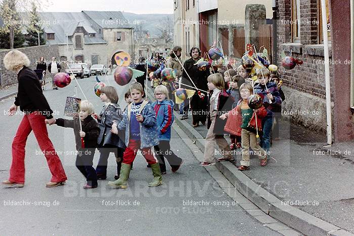 1979 St. Martin Feier im Kath. Kindergarten St. Peter Sinzig: STMRFRKTKNSTPTSN-007356