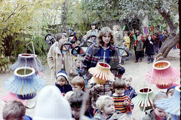 1979 St. Martin Feier im Kath. Kindergarten St. Peter Sinzig: STMRFRKTKNSTPTSN-007384