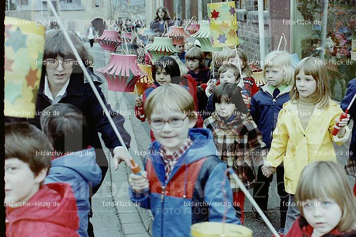 1979 St. Martin Feier im Kath. Kindergarten St. Peter Sinzig: STMRFRKTKNSTPTSN-007388