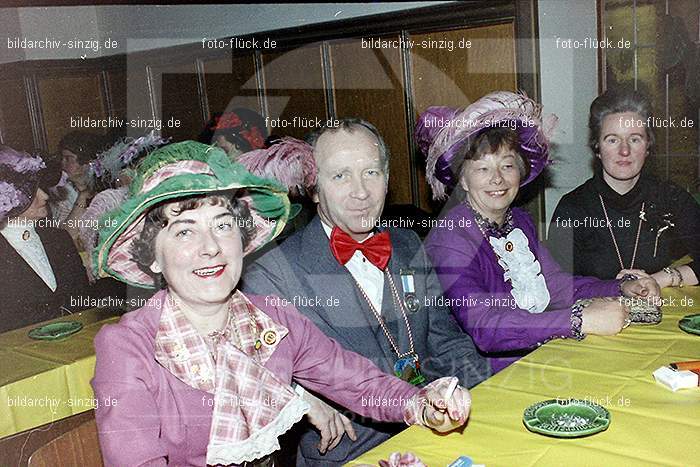 1980 Rosenmontag Prinzenfrühstück im Schloß Sinzig: RSPRSCSN-007921