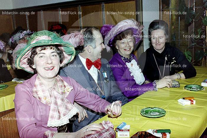 1980 Rosenmontag Prinzenfrühstück im Schloß Sinzig: RSPRSCSN-007933