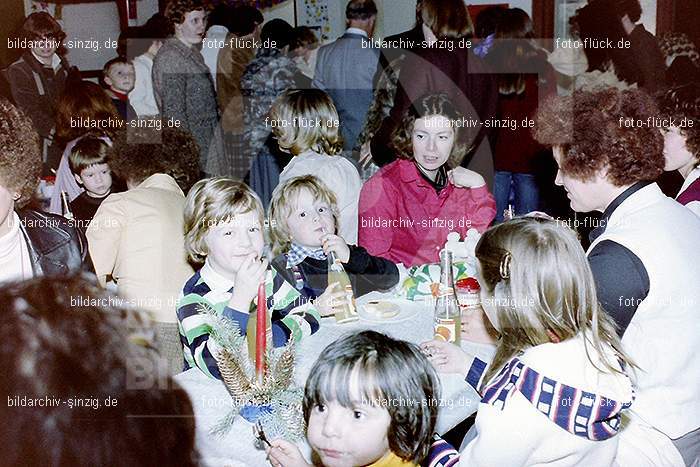 1979 Basar im Kath. Kindergarten St. Peter Sinzig: BSKTKNSTPTSN-008098