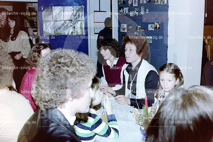 1979 Basar im Kath. Kindergarten St. Peter Sinzig: BSKTKNSTPTSN-008100