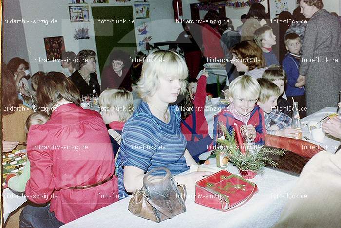 1979 Basar im Kath. Kindergarten St. Peter Sinzig: BSKTKNSTPTSN-008103