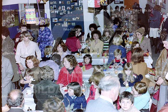 1979 Basar im Kath. Kindergarten St. Peter Sinzig: BSKTKNSTPTSN-008113