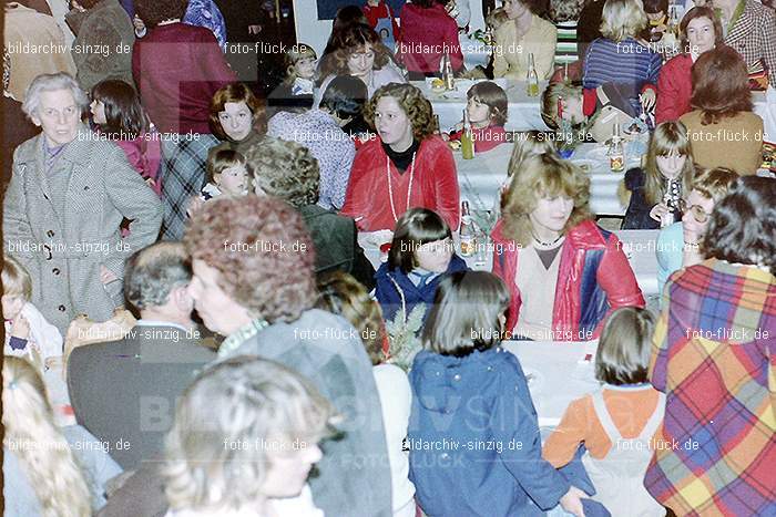 1979 Basar im Kath. Kindergarten St. Peter Sinzig: BSKTKNSTPTSN-008114