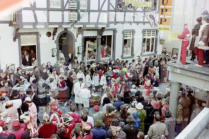 1980 Karnevals Umzug Veilchen Dienstag Sinzig: KRMZVLDNSN-008132