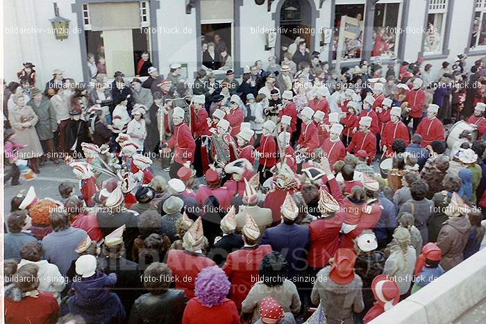 1980 Karnevals Umzug Veilchen Dienstag Sinzig: KRMZVLDNSN-008144