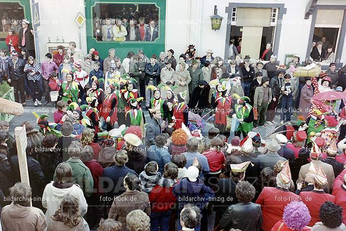 1980 Karnevals Umzug Veilchen Dienstag Sinzig: KRMZVLDNSN-008151