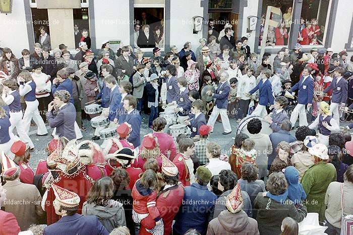 1980 Karnevals Umzug Veilchen Dienstag Sinzig: KRMZVLDNSN-008154