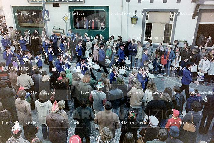 1980 Karnevals Umzug Veilchen Dienstag Sinzig: KRMZVLDNSN-008170