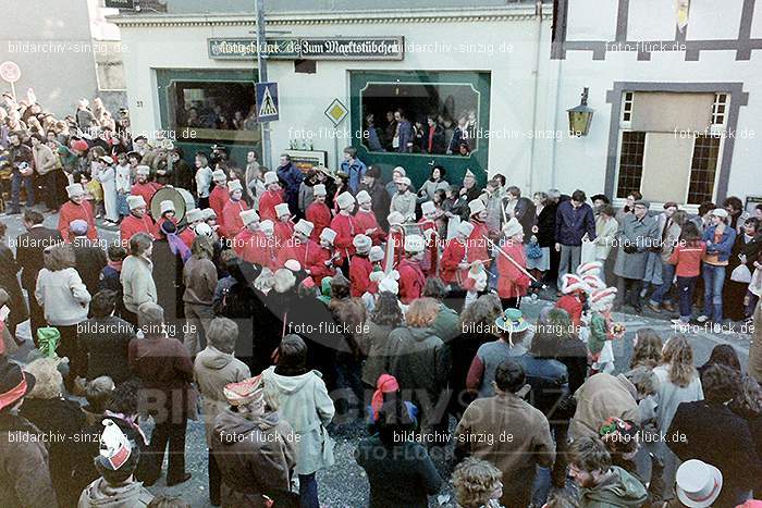 1980 Karnevals Umzug Veilchen Dienstag Sinzig: KRMZVLDNSN-008179