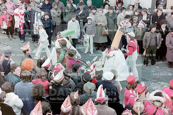 1980 Karnevals Umzug Veilchen Dienstag Sinzig: KRMZVLDNSN-008197