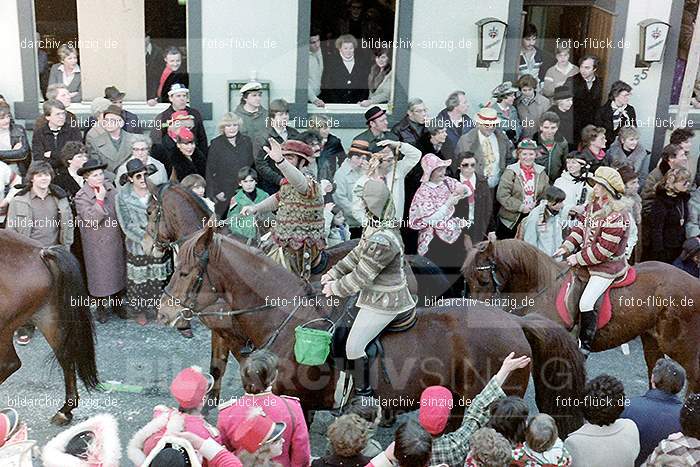 1980 Karnevals Umzug Veilchen Dienstag Sinzig: KRMZVLDNSN-008203