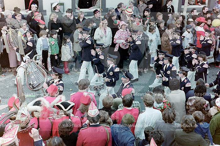 1980 Karnevals Umzug Veilchen Dienstag Sinzig: KRMZVLDNSN-008207