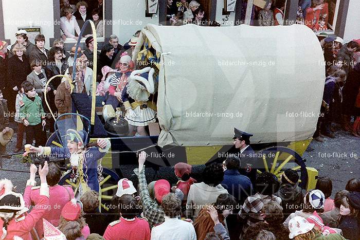 1980 Karnevals Umzug Veilchen Dienstag Sinzig: KRMZVLDNSN-008223
