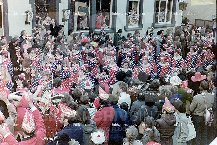 1980 Karnevals Umzug Veilchen Dienstag Sinzig: KRMZVLDNSN-008226