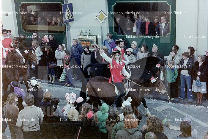 1980 Karnevals Umzug Veilchen Dienstag Sinzig: KRMZVLDNSN-008239