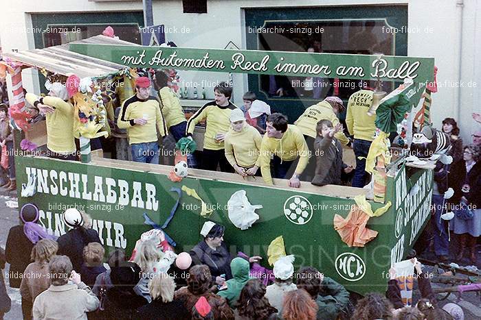 1980 Karnevals Umzug Veilchen Dienstag Sinzig: KRMZVLDNSN-008242