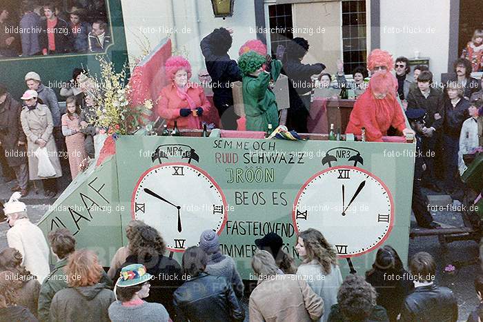 1980 Karnevals Umzug Veilchen Dienstag Sinzig: KRMZVLDNSN-008244