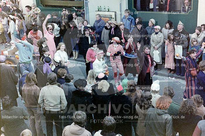 1980 Karnevals Umzug Veilchen Dienstag Sinzig: KRMZVLDNSN-008250