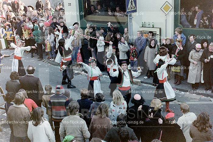 1980 Karnevals Umzug Veilchen Dienstag Sinzig: KRMZVLDNSN-008257